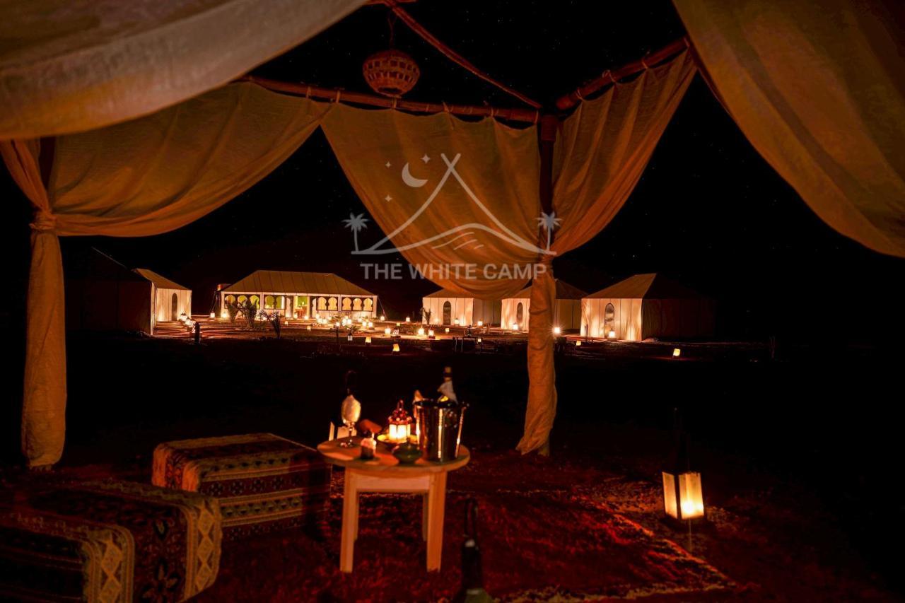 The White Camp - Your Merzouga Luxury Desert Camp & Erg Chebbi Dunes Camel Riding Exteriör bild