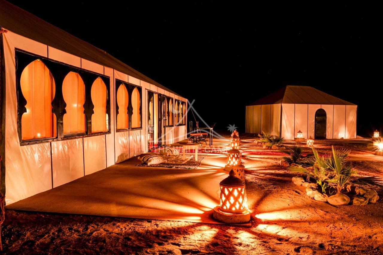 The White Camp - Your Merzouga Luxury Desert Camp & Erg Chebbi Dunes Camel Riding Exteriör bild