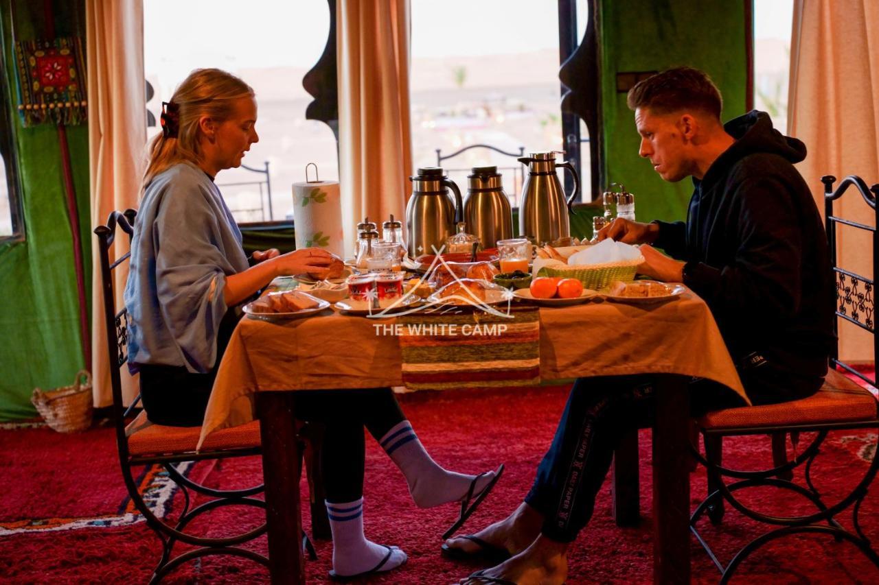 The White Camp - Your Merzouga Luxury Desert Camp & Erg Chebbi Dunes Camel Riding Exteriör bild