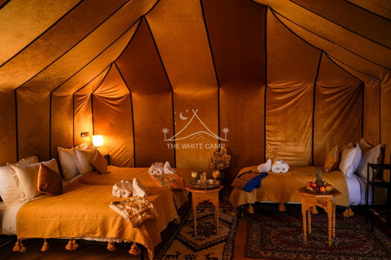 The White Camp - Your Merzouga Luxury Desert Camp & Erg Chebbi Dunes Camel Riding Exteriör bild