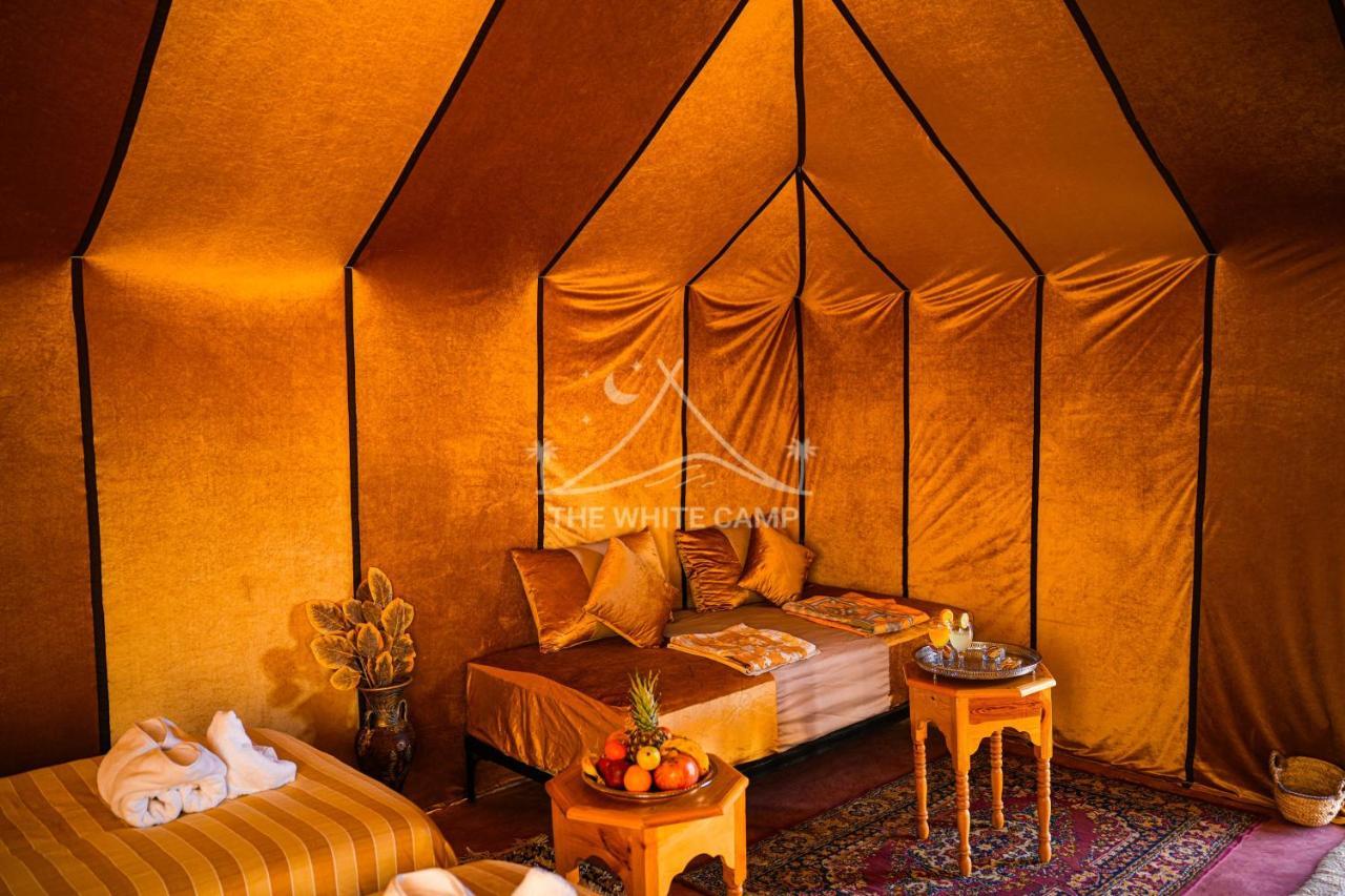 The White Camp - Your Merzouga Luxury Desert Camp & Erg Chebbi Dunes Camel Riding Exteriör bild