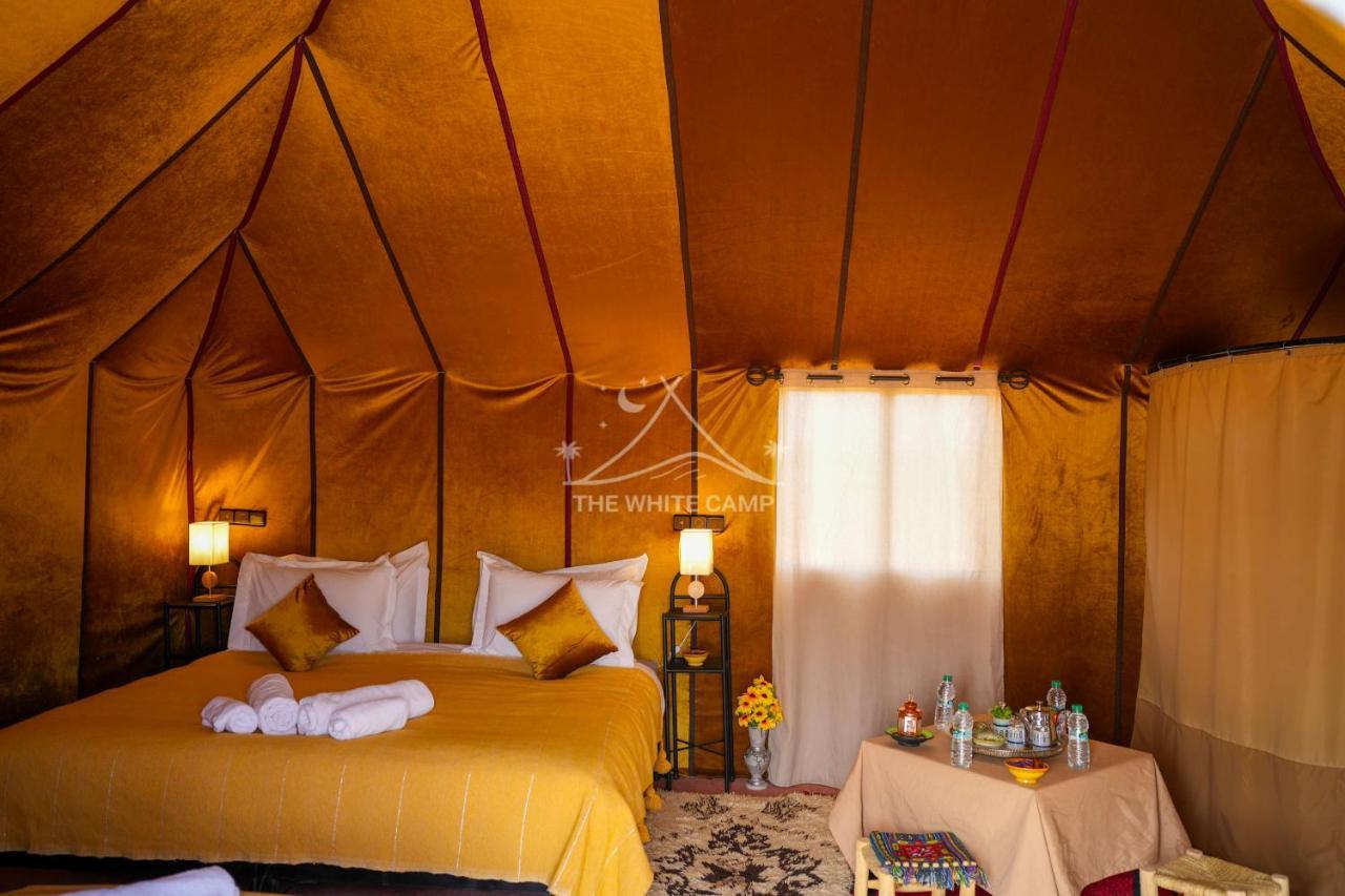 The White Camp - Your Merzouga Luxury Desert Camp & Erg Chebbi Dunes Camel Riding Exteriör bild