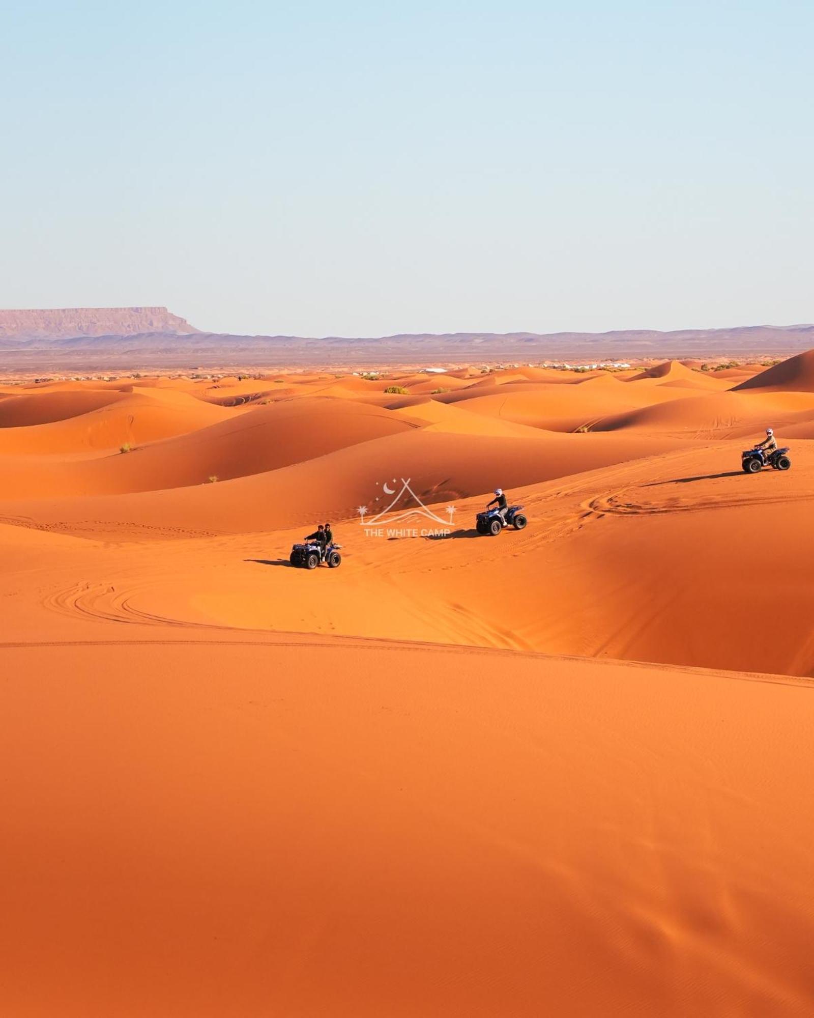 The White Camp - Your Merzouga Luxury Desert Camp & Erg Chebbi Dunes Camel Riding Exteriör bild