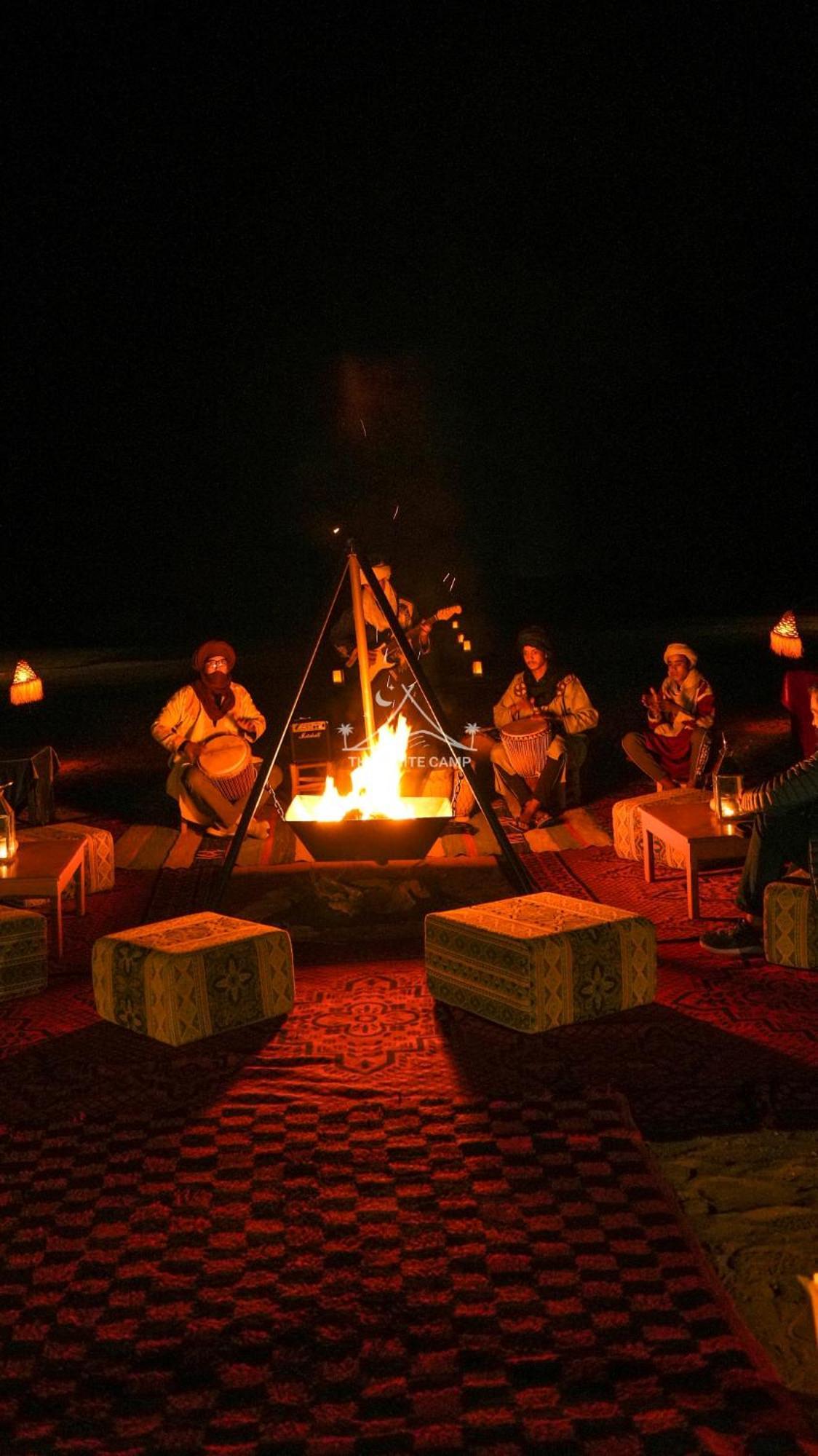 The White Camp - Your Merzouga Luxury Desert Camp & Erg Chebbi Dunes Camel Riding Exteriör bild