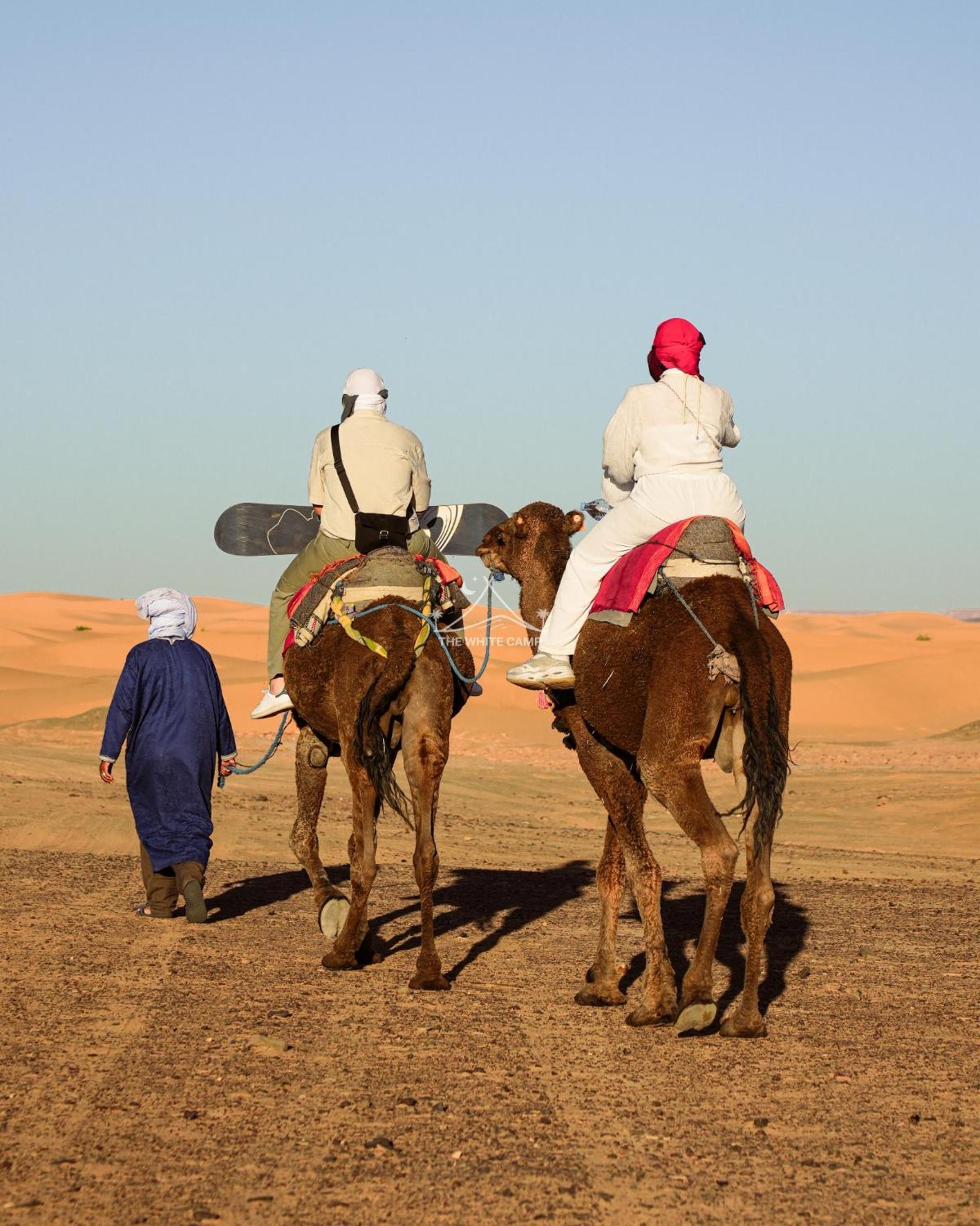 The White Camp - Your Merzouga Luxury Desert Camp & Erg Chebbi Dunes Camel Riding Exteriör bild