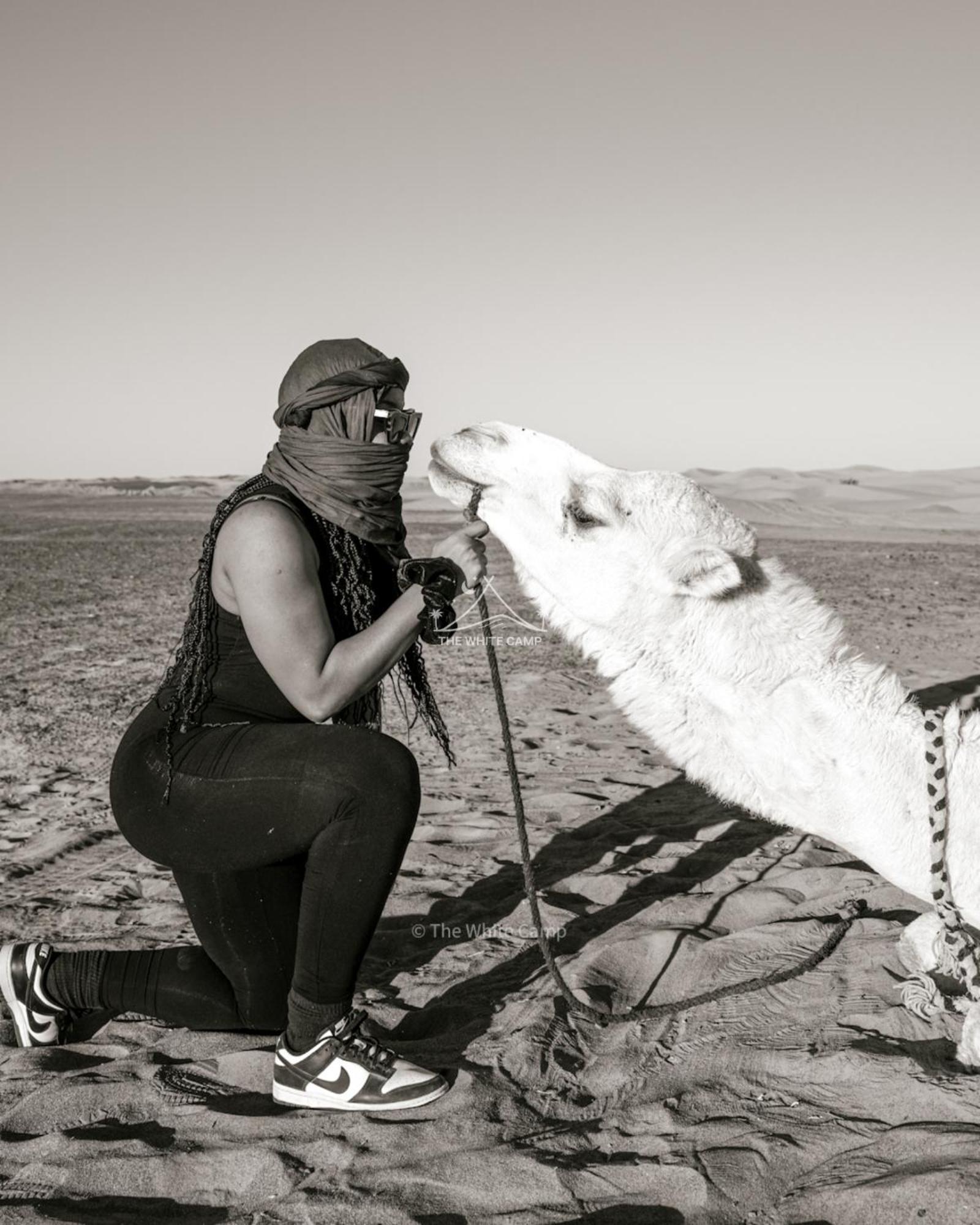 The White Camp - Your Merzouga Luxury Desert Camp & Erg Chebbi Dunes Camel Riding Exteriör bild